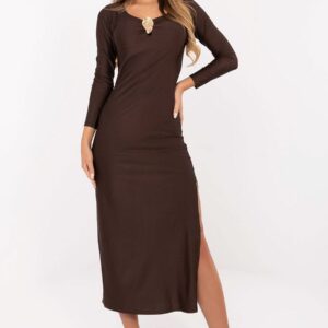 Robe moulante élégante fendue