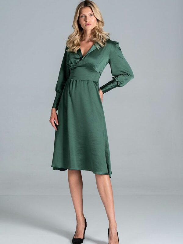 Robe midi satinée col cœur – Élégance intemporelle et confort raffiné