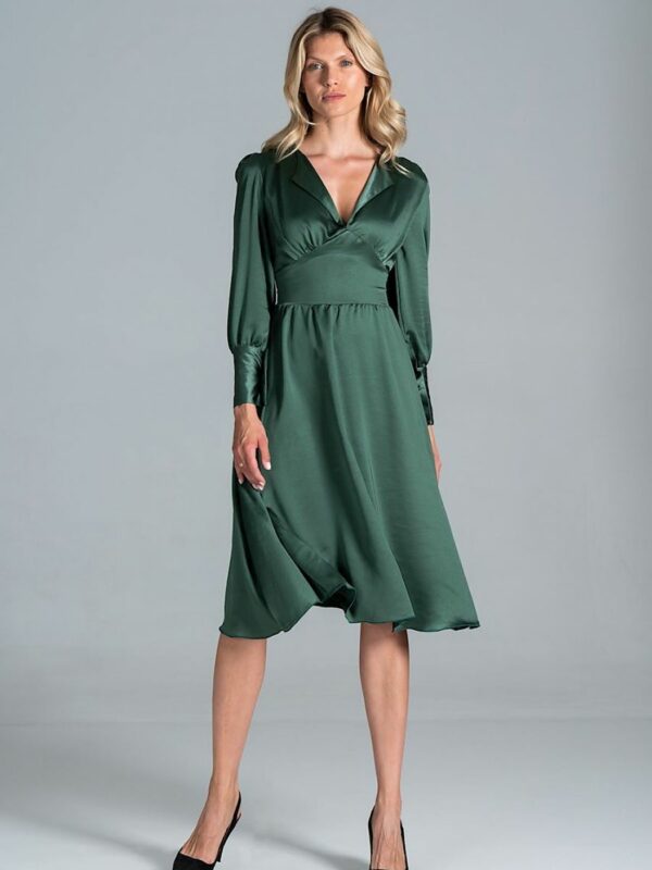 Robe midi satinée col cœur – Élégance intemporelle et confort raffiné