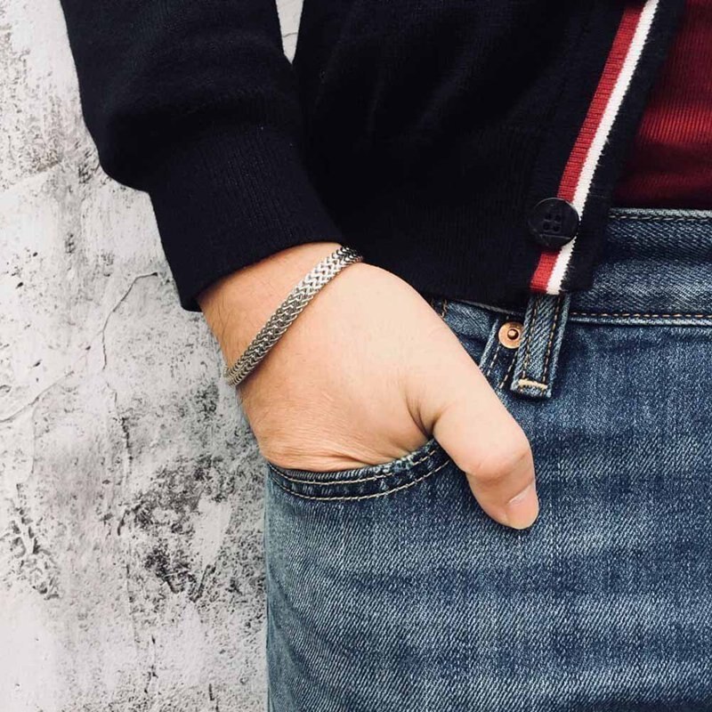 Bracelet Homme Chaîne Acier élégant : 7 Raisons de Craquer – Dropvet Bracelet Homme Chaîne Acier élégant : 7 Raisons de Craquer – Image 8