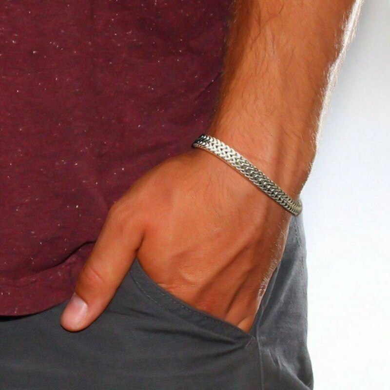 Bracelet Homme Chaîne Acier élégant : 7 Raisons de Craquer – Dropvet Bracelet Homme Chaîne Acier élégant : 7 Raisons de Craquer – Image 6