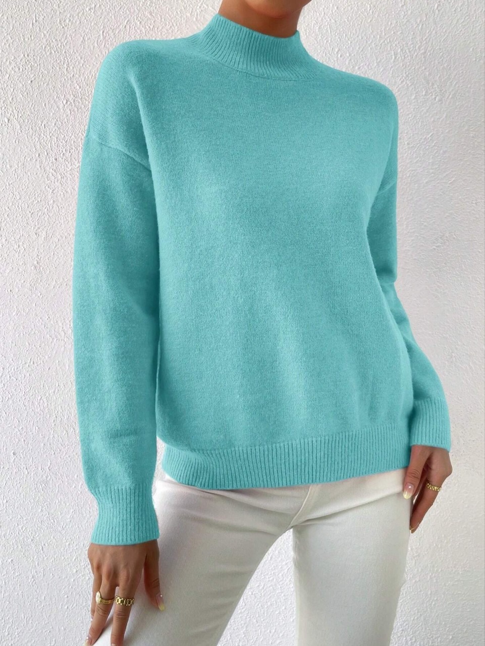 Pull femme col montant manches longues – Pull en maille uni élégant 2026 – Dropvet Pull femme col montant manches longues – Pull en maille uni élégant 2026 – Image 4