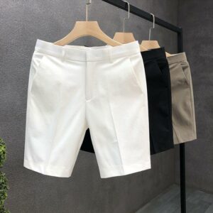 short homme habillé