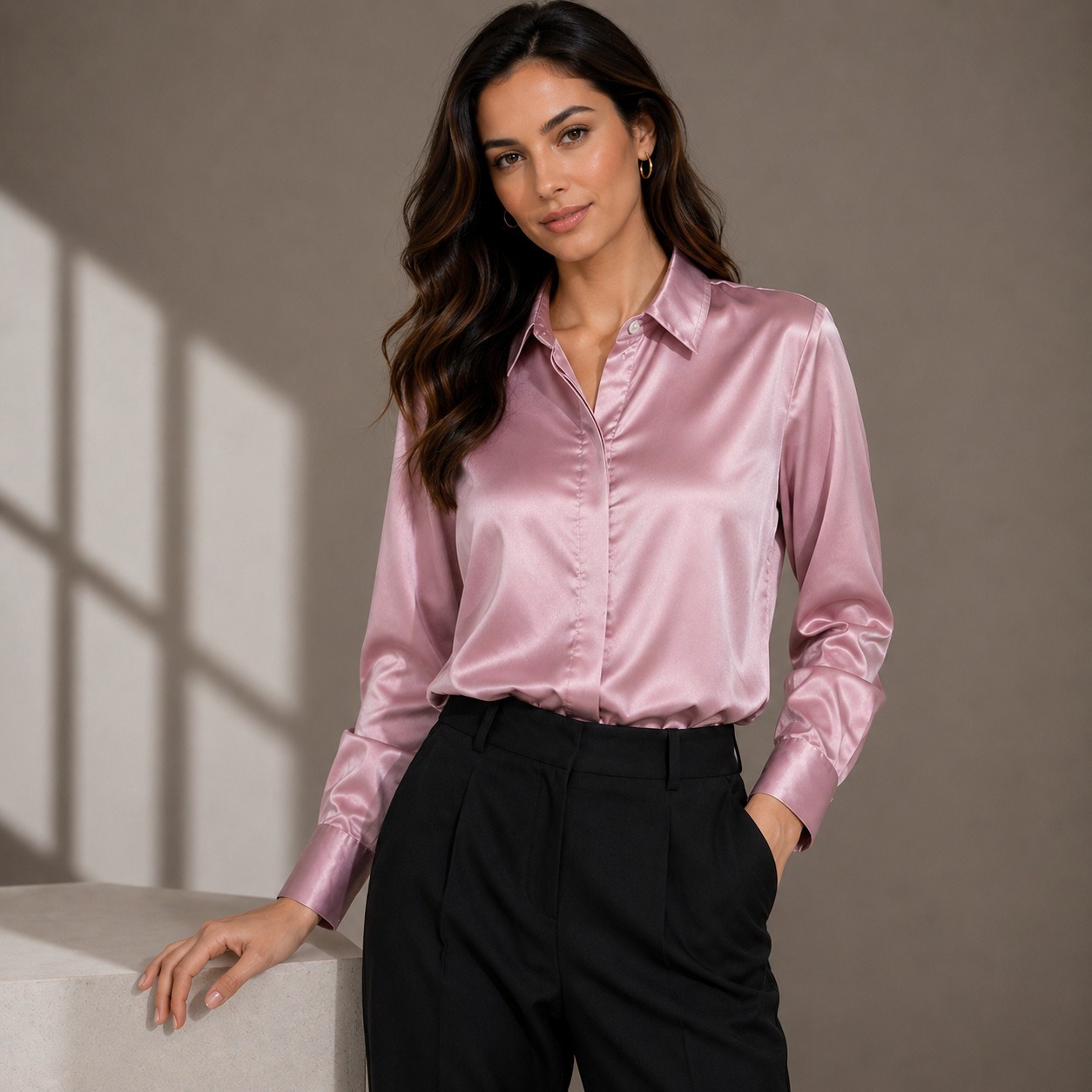 Chemisier Femme Satin Élégant – 11 Coloris – Dropvet Chemisier Femme Satin Élégant – 11 Coloris – Image 4